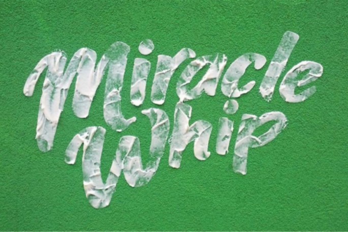 Logos de empresas em grafitti13