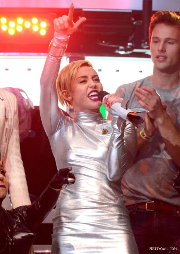 Miley Cyrus na MTV Europe Music Awards 201313