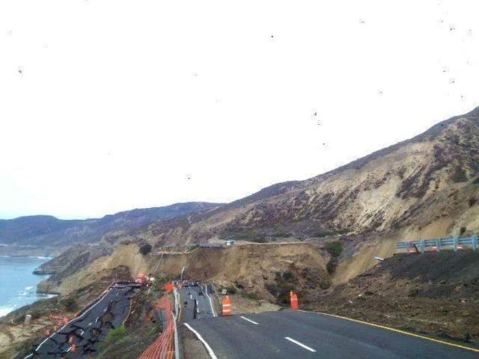 Terremoto no México destrói estrada14